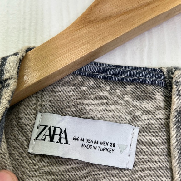 Zara - Black And White Stonewashed Crewneck Button Down Back Shirt Size Medium - Picture 8 of 10